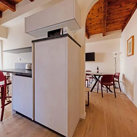 Apartmentsgarda - Loggia Liberta Apartment Garda (Verona)